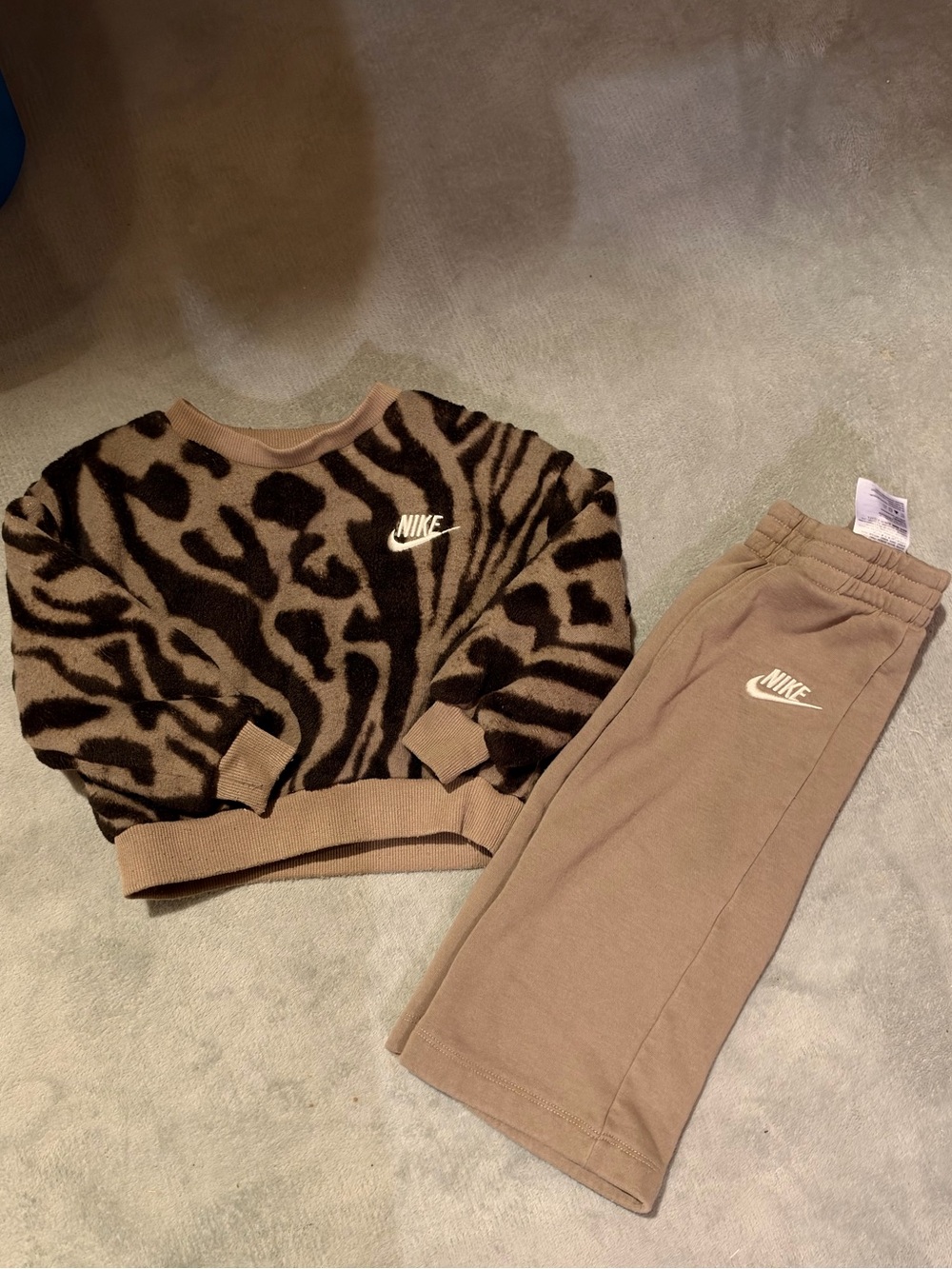 Nike Kids Brown Animal-Print Fleece Sweatshirt & Taupe Joggers